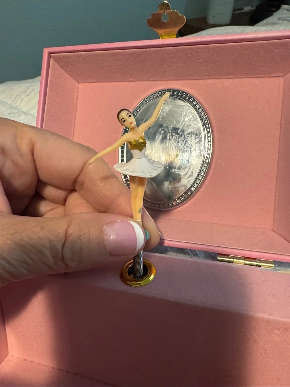 Girls' Pink Swan Music Jewelry Box with Gold Accents